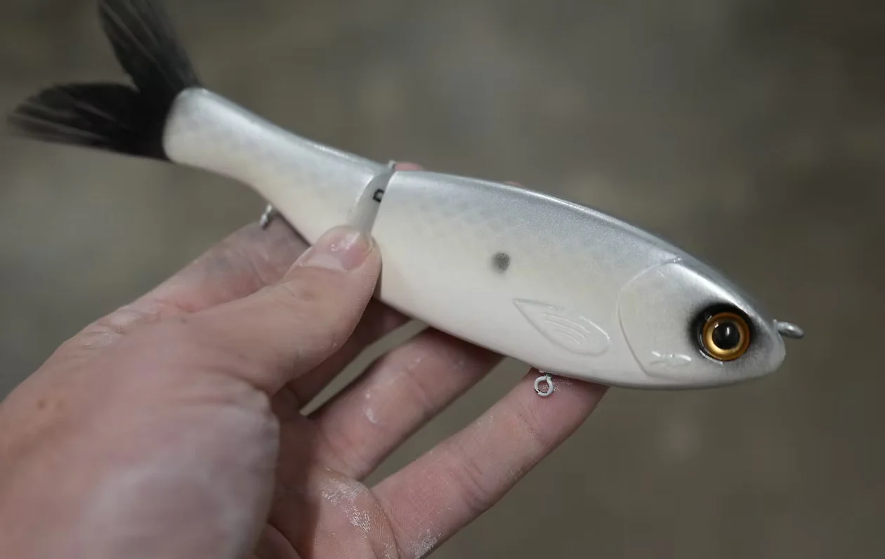 Clutch Darter Glide Bait - 7.25" - Image 4